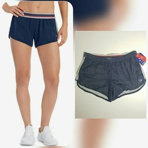 🔴 Champion
Reversible Mesh Shorts Large NWT